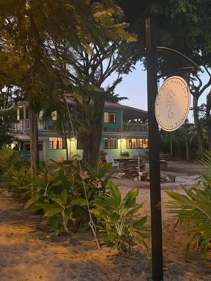 The Sea Glass Inn Placencia Екстериор снимка