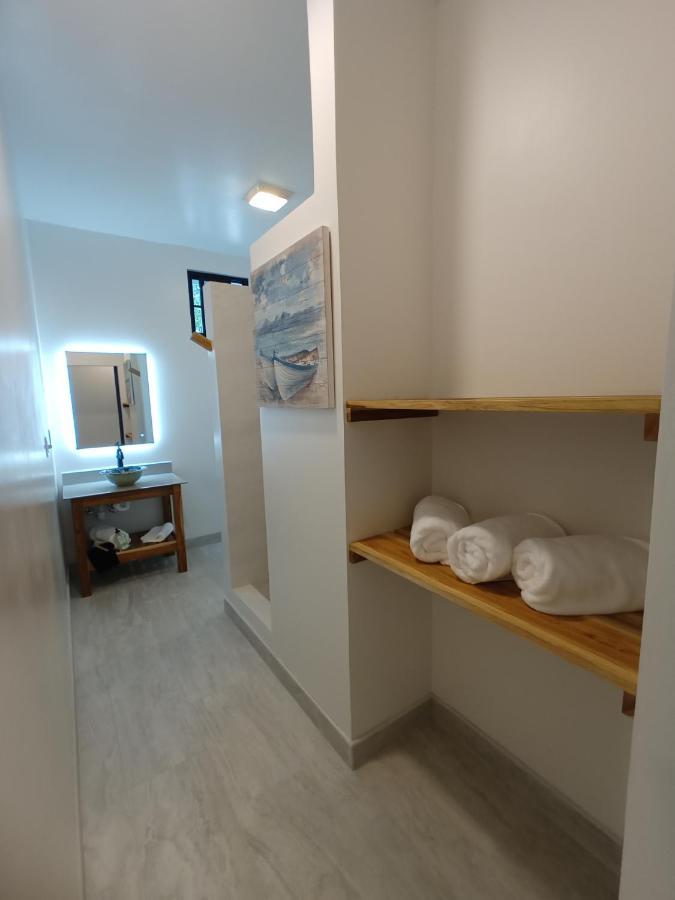The Sea Glass Inn Placencia Екстериор снимка