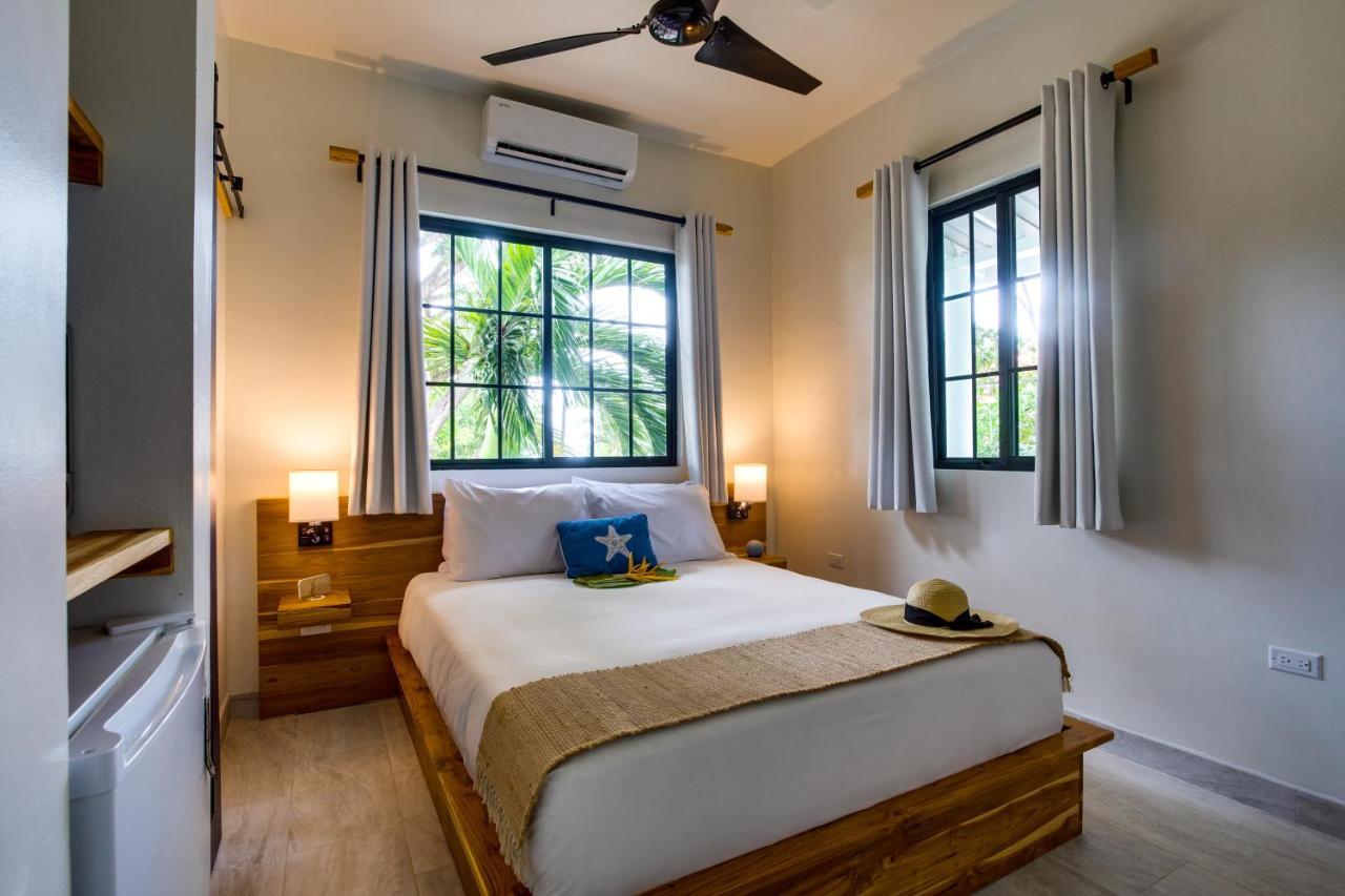 The Sea Glass Inn Placencia Екстериор снимка